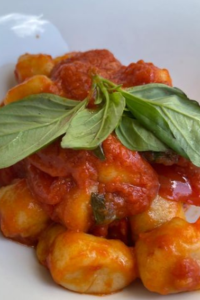 Gnocchi al Pomodoro-#gnocchi #gnocchifattiincasa #gnocchialpomodoro #gnocchiwithtomatosauce #foodpic #homemadegnocchi #foodstagram #foodlover #foodlove #foodlife #foodaddict #foodie #food