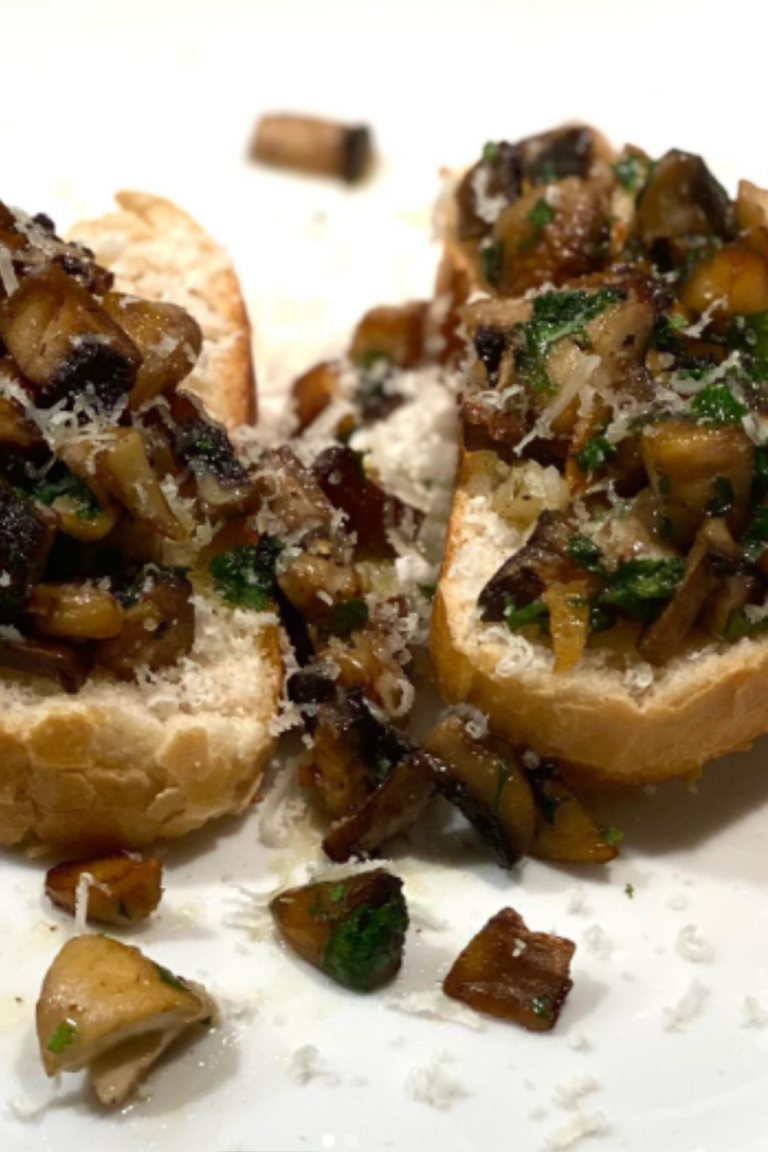 #bruschetta #bruschettaconfunghi #filet #filetimspeckmantel #lecker #weihnachtsessen #weihnachtsessenfortwo #leckeressen #essengenießen #abendessen #dinner #weihnachtsabendessen #spätzle #cena #genießen #karten #grußkarten #schreibmalwieder #etsy #etsywithlove #handmade #handgemacht #personalisierbar #individualisierbar #photoglück #photoglückbygj