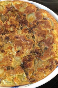 #frittataalforno #frittatadicarciofiepatate #carciofi #frittataalforno #frittatadipatateecarciofi #ricettafrittata #feittataconverdure #carciofiepatatealforno #feittata #ricettefrittatadiverdure #mangiareverdure #verdurealforno #mangiaresano #mangiarebene #italy #foodblogger #food #foodbloggeritaliani #