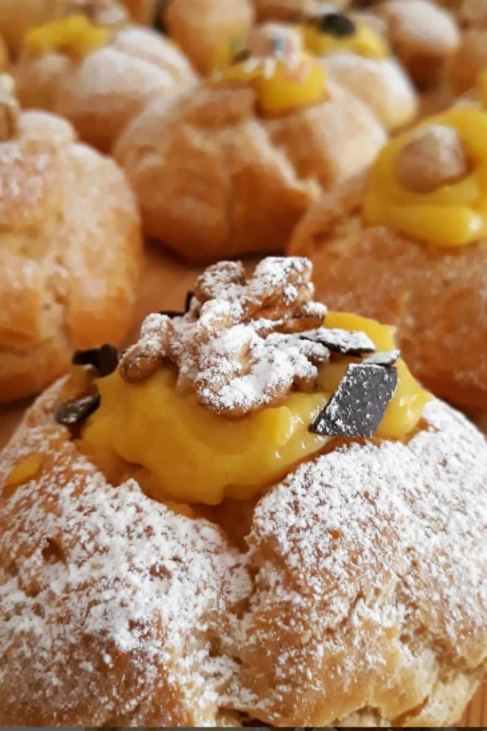 #bignè #creampuffs #pastry #custardpuff #pastachoux #chouxpastry #fattoincasadabenedetta #dolcivisioni #peccatidigola #pepper_chocolate #misya #noci #walnuts #nueces #golosità #zuccheroavelo #paneangeli #bignèripieni #instafood #photofood23 #pastrylovers #pasticceriamignon #lemillericette #sundayfood #bignèdisangiuseppe #petitedesserts #dolcezze #pastrycream #cottoepostato #gialloblog