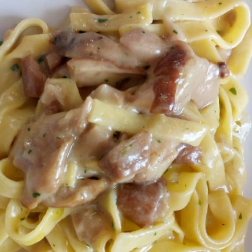 #funghiporcinifreschi🍄 #pastaday #pastaconfunghiporcini #funghiporcini #mushrooms #mushroom #mushroomphotography #foodpic #forkyeahfoodies #foodporn #food #pastalover #cucina #cucinaitaliana #italianfood #italianpasta #porcinimushrooms #gaeta #igitaly #foodblogger #foodiewinelover #foodphotography