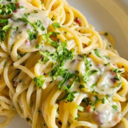 #happyweekend #lunchtime #pastatime #spaghetticarbonara #soulfood #foodporn #favoritefood #instfoodlike #mittagessen #spaghetticarbonara #pastalover #leckerschmecker #frischgekocht #mit❤️gemacht #lieblingsgericht #schönennachmittag #nicefriday🫶🍀🍂🌻