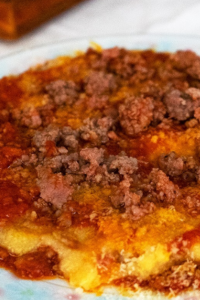 #polentaesalsiccia #polentarecipe #italianpolenta #italianrecipe #sausage #nonnarecipe #glutenfree #vincenzosplate