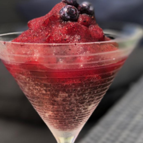 #cocktail #cocktails #cocktailporn #instadrinks #drinks #drink #garnish #frozendaiquiri #daiquiri #frozenblackberries #frozenblackberrydaiquiri #bartender #bartenderlife #thirsty #feedfeed #instacocktails #creativebartenders #instacocktails_