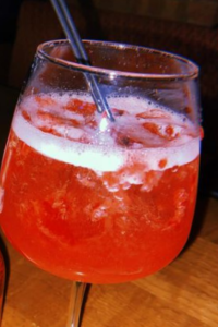  #bjsbrewhouse #bjs #raspberryrosesangria #rose #sangria #drinks #drinkresponsibly #dinner #eatupnewyork #nyeats #lohudfood #flavors #yum #happygrubbin #talkfoodietome #chantzzthefoodie