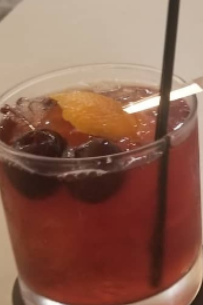 #florida #miami #coralgables #hawaiiboyin #hawaiiboyinflorida #blackcherryoldfashioned #makersmarkbourbon #demerarasugar #cherrybitters #bistroburger #gruyere #garlicaioli #brioche #bridesman