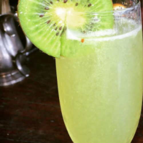 #cocktailoftheweek #cocktail #cocktails #kiwi #kiwicocktail #newzealand #barsaintjames #uplands #swansea #uplandsbar #swanseabar #kiwibellini #bellini #bellinicocktail #prosecco #zesty #treat #drinks #drink #bar #mixology #mixologist #specialitycocktail