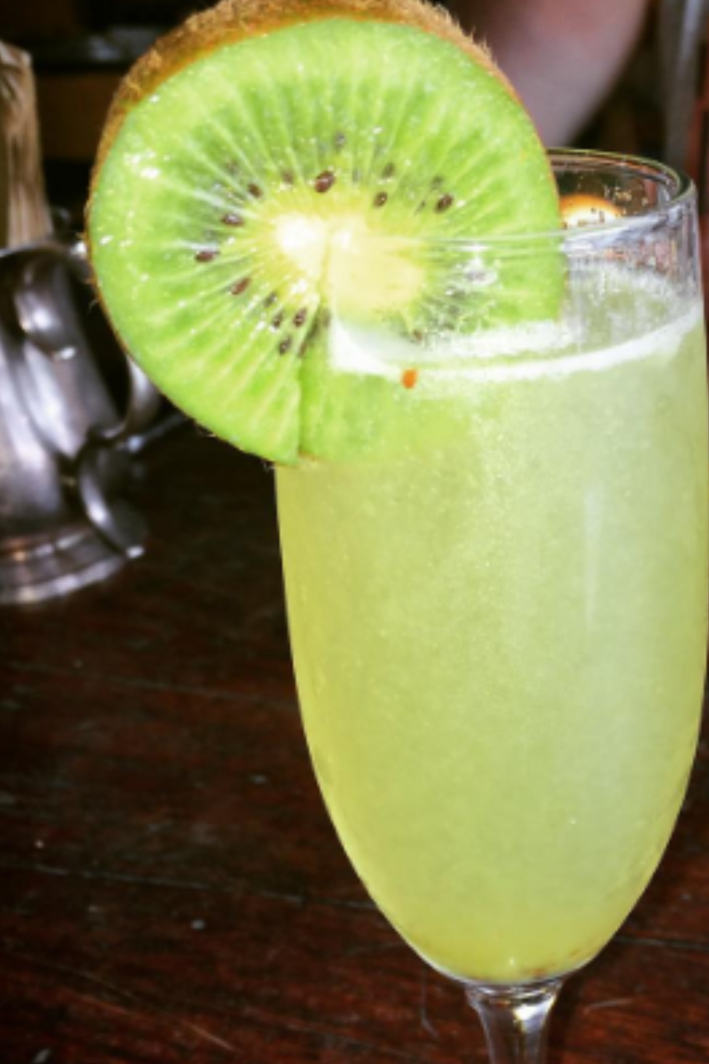 #cocktailoftheweek #cocktail #cocktails #kiwi #kiwicocktail #newzealand #barsaintjames #uplands #swansea #uplandsbar #swanseabar #kiwibellini #bellini #bellinicocktail #prosecco #zesty #treat #drinks #drink #bar #mixology #mixologist #specialitycocktail